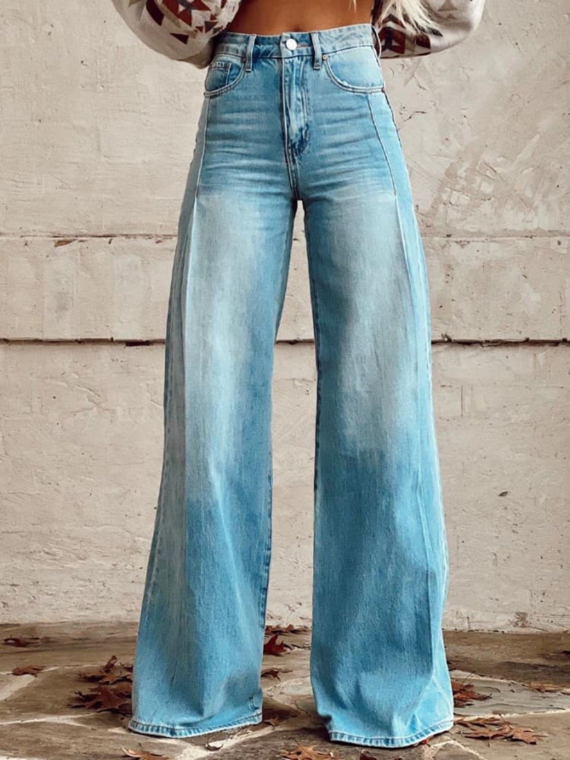 Layla | Classic Light-Wash Wide-Leg Pants