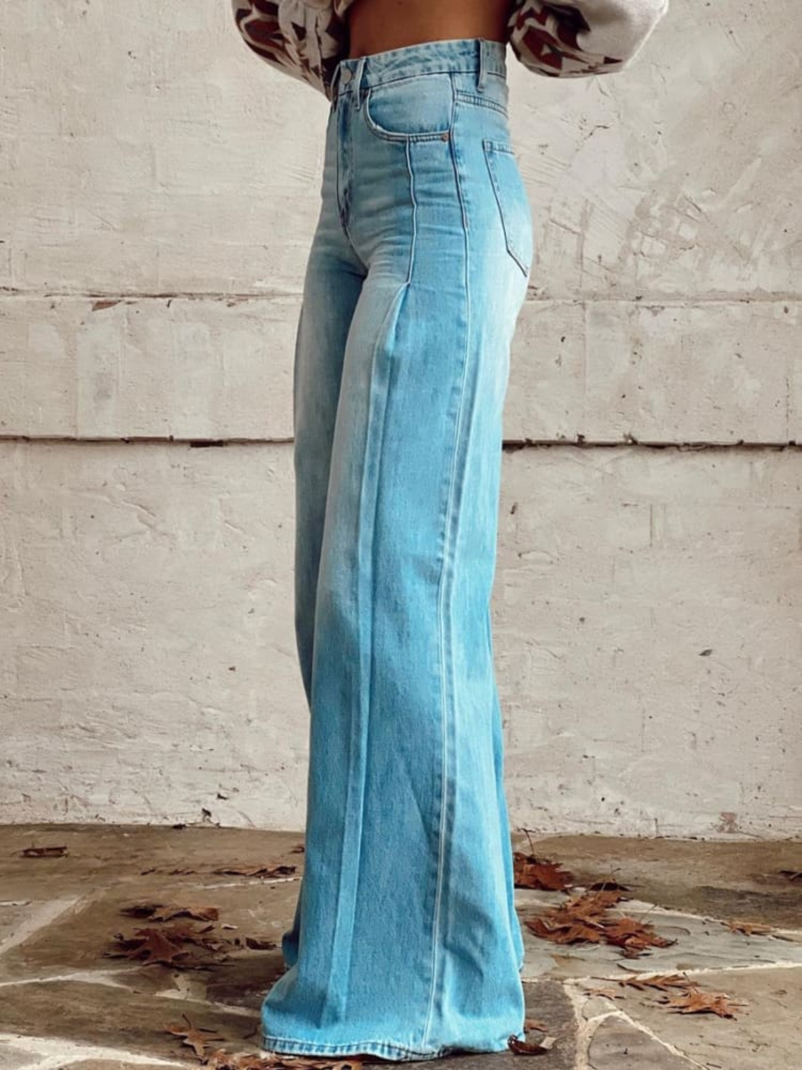 Layla | Classic Light-Wash Wide-Leg Pants