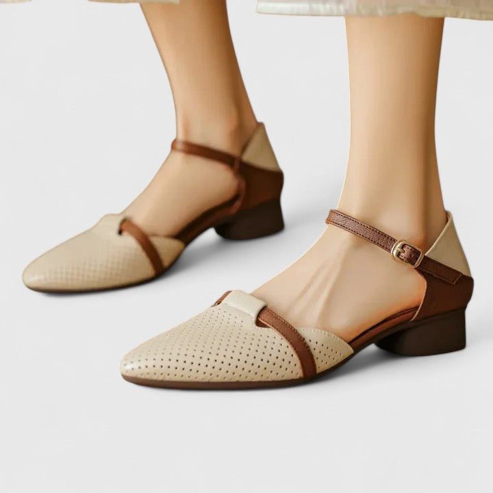 Isarae | Orthopedic Flats Sandals