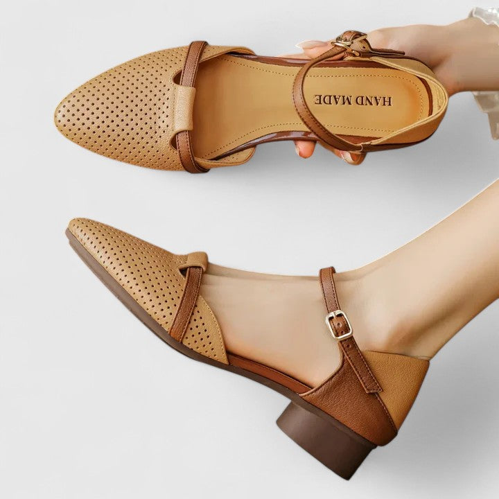 Isarae | Orthopedic Flats Sandals